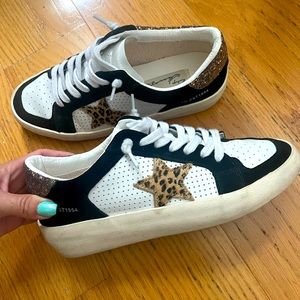 Vintage Havana sneakers size 7